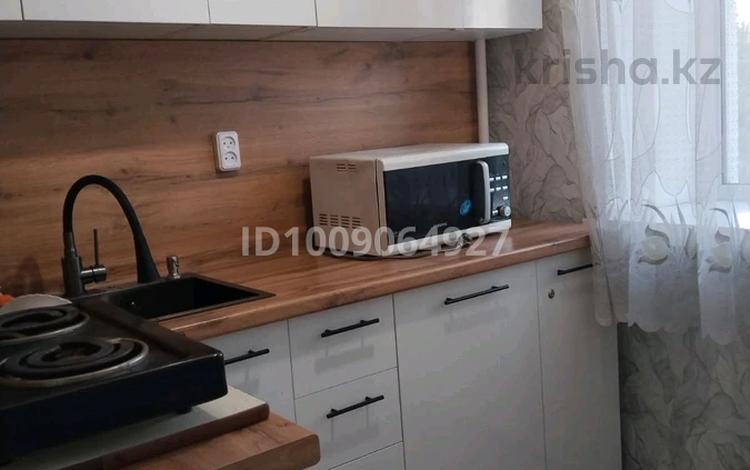 2-бөлмелі пәтер · 58 м² · 4/5 қабат, Момышулы 10, бағасы: 12 000 ₸ в Семее — фото 6