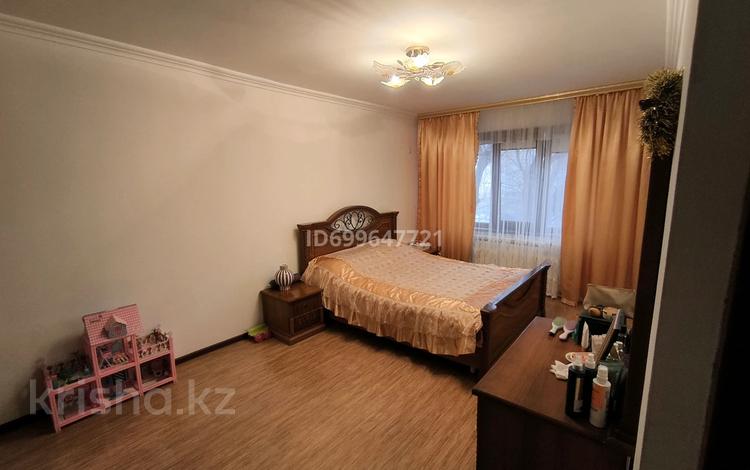 4-бөлмелі пәтер · 74 м² · 2/5 қабат, Владимирская 3А, бағасы: 28 млн ₸ в Атырау, мкр Авангард-4 — фото 3