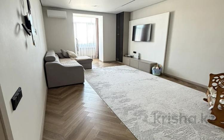 3-комнатная квартира · 120 м² · 4/9 этаж, Самал 70/3 за 56 млн ₸ в Уральске — фото 2