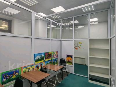 Свободное назначение, офисы, магазины и бутики, медцентры и аптеки, кабинеты и рабочие места, студии · 58 м² за 550 000 ₸ в Астане, Есильский р-н