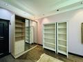 4-бөлмелі пәтер · 210 м² · 1/5 қабат, Омарова 27, бағасы: 1.2 млн ₸ в Алматы, Медеуский р-н — фото 17