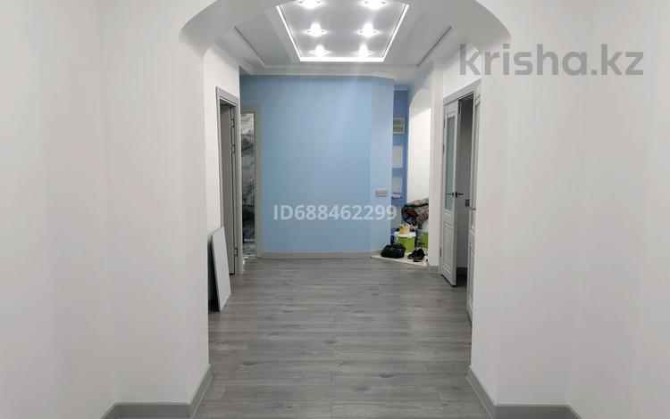 6-бөлмелі пәтер, 180 м², 2/5 қабат ай сайын, 15-й мкр 9, бағасы: 1 млн 〒 в Актау, 15-й мкр — фото 2