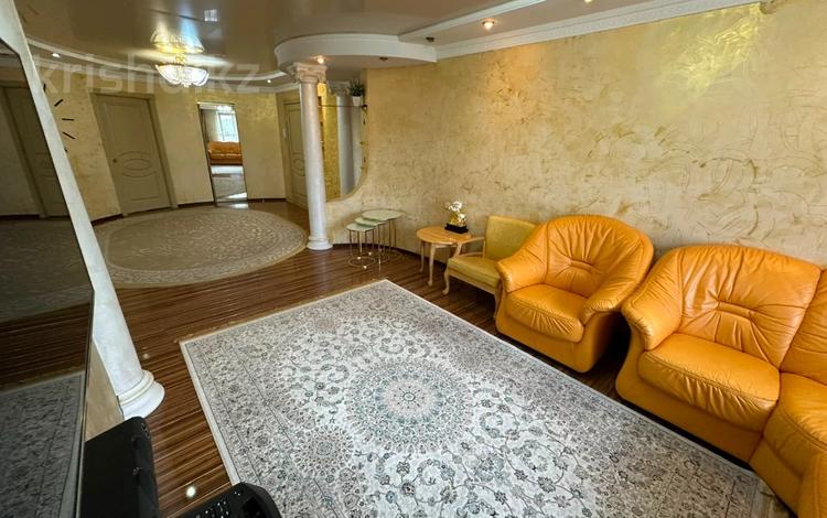 4-комнатная квартира · 109 м² · 2/5 этаж, Сатпаева 29/1 за 56 млн ₸ в Усть-Каменогорске — фото 42
