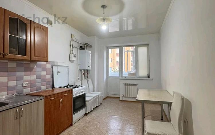 2-бөлмелі пәтер · 62 м² · 2/5 қабат, Алтын орда ш/а., бағасы: 22 млн ₸ в Актобе, мкр. Алтын орда — фото 2