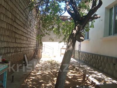 Отдельный дом · 7 комнат · 210 м² · 11 сот., Байжанова 10 — Средняя школа номер 8, им. В.В. Комарова за 50 млн 〒 в Арыси