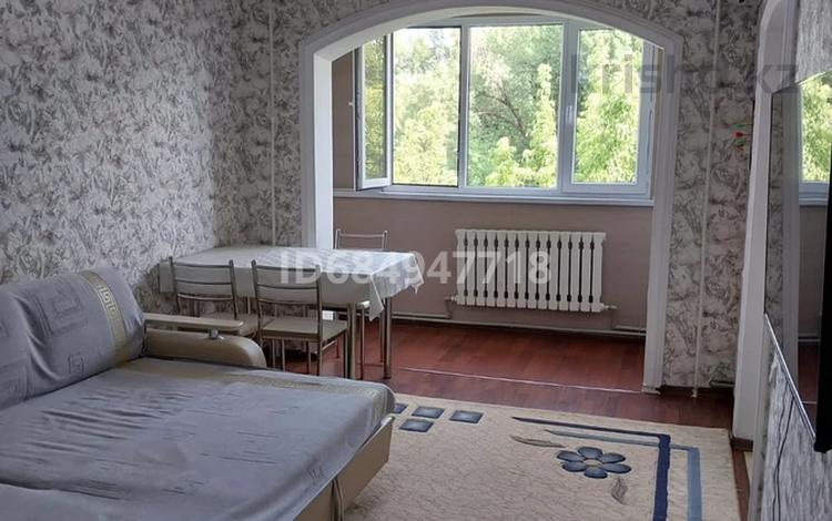 3-бөлмелі пәтер, 60 м², 4/5 қабат, Гагарина 36 — Возле парка Металург, бағасы: 25 млн 〒 в Шымкенте, Аль-Фарабийский р-н — фото 2