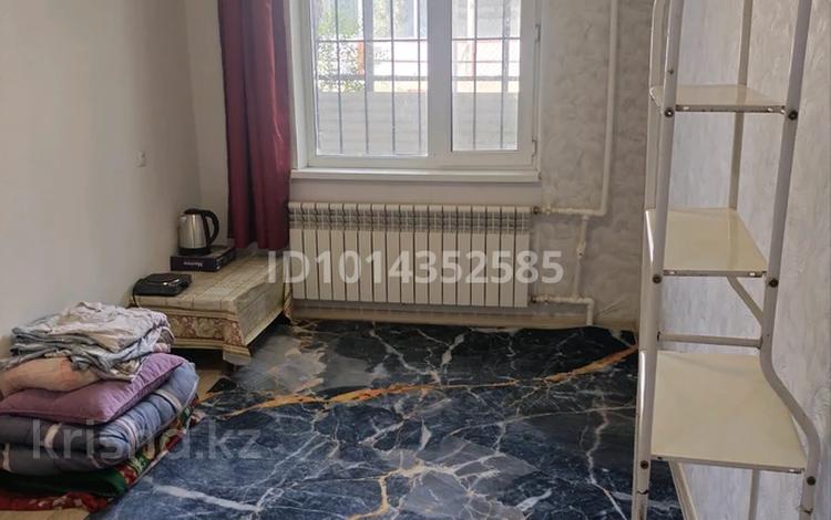 1-комнатная квартира · 14 м² · 1/5 этаж, мкр Шанхай, братьев Жубанова 257/1 — возле бани Тамаша за 4.5 млн ₸ в Актобе — фото 2