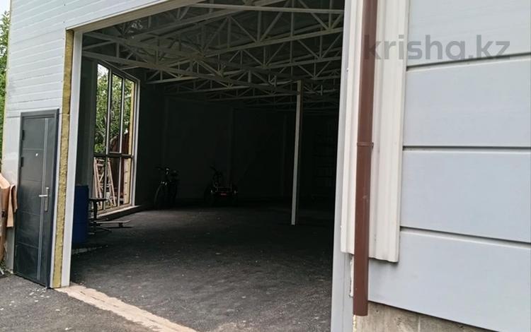 Свободное назначение, склады, фитнес и спорт, кабинеты и рабочие места, студии · 150 м² за 800 000 ₸ в Алматы, Алатауский р-н — фото 2