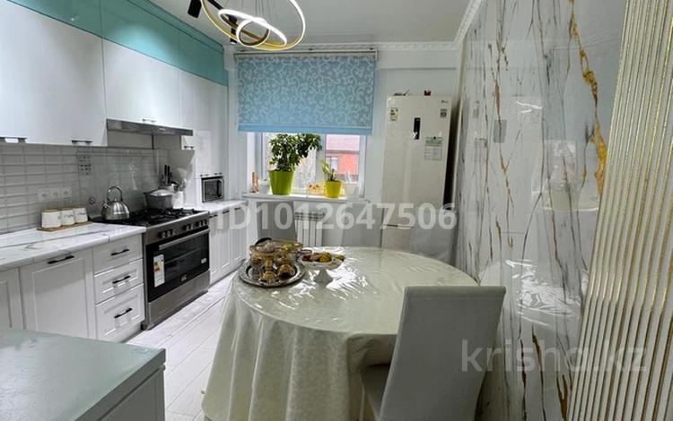 3-комнатная квартира · 94.4 м² · 1/5 этаж, мкр. Алтын орда, Мкр. Алтын орда 16А 85 за 37 млн ₸ в Актобе — фото 2
