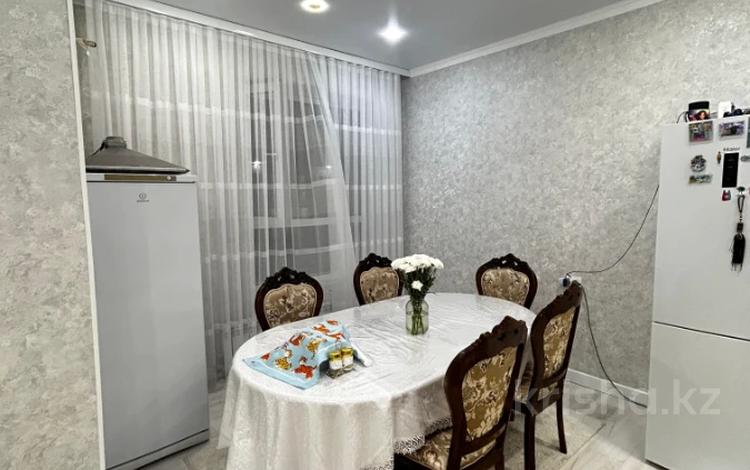 3-комнатная квартира · 83 м² · 4/5 этаж, мкр Юго-Восток, Муканова 61/2 за 36 млн ₸ в Караганде, Казыбек би р-н — фото 2