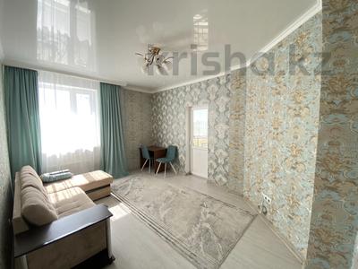 2-комнатная квартира · 65 м² · 11/13 этаж, Туркестан — С видом на Ботанический сад. Отличный район, закрытый облагороженный двор. Развитая инфраструктура - всё в шаговой доступности. Депозит. Коммуналка оплачивается отдельно. На длительный срок. Не более 3 человек (семья, девушки, разные варианты) за 375 000 ₸ в Астане, Есильский р-н