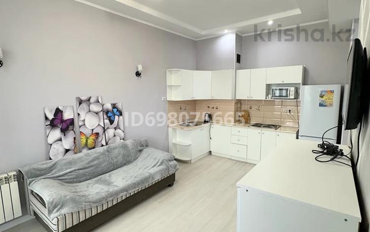 2-комнатная квартира, 44.5 м², 11/14 этаж, 17-й мкр, 17 мкрн 7