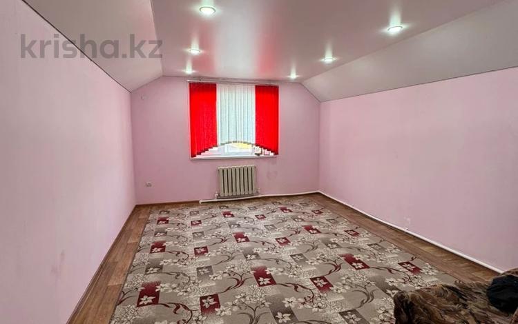 Жеке үй · 7 бөлме · 198.9 м² · 10.4 сот., ЖМ.Акжар, бағасы: 30 млн ₸ в Актобе, жилой массив Акжар-2 — фото 9