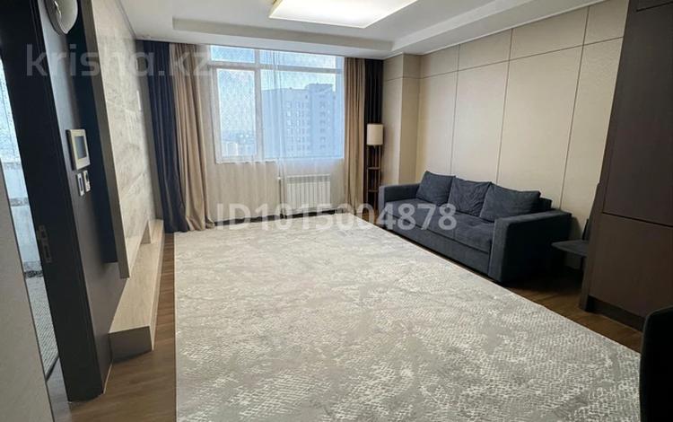 2-комнатная квартира · 70 м², Кошкарбаева 10 за 400 000 ₸ в Астане, Сарайшык р-н — фото 2