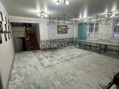 4-бөлмелі үй тәулігіне, 160 м², Балкантау 86 — Тауелсиздик, бағасы: 35 000 〒 в Астане, Алматы р-н