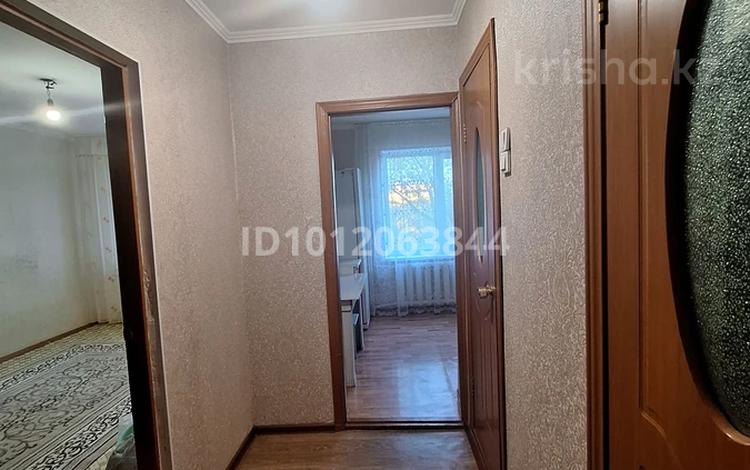 1-комнатная квартира · 35 м² · 3/9 этаж, мкр 11 33 за 13.8 млн 〒 в Актобе — фото 3