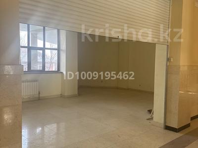 Свободное назначение, офисы, магазины и бутики, медцентры и аптеки, образование · 42.4 м² за 21.2 млн 〒 в Атырау