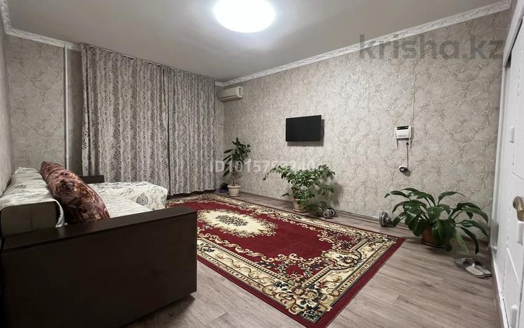 2-комнатная квартира · 65 м² · 2/5 этаж, мкр Тастак-3 57 за 270 000 ₸ в Алматы, Алмалинский р-н — фото 2
