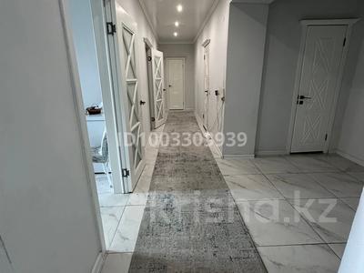 3-бөлмелі пәтер · 100 м² · 5/10 қабат, Шакарима 60 — Центр города, бағасы: 400 000 〒 в Семее