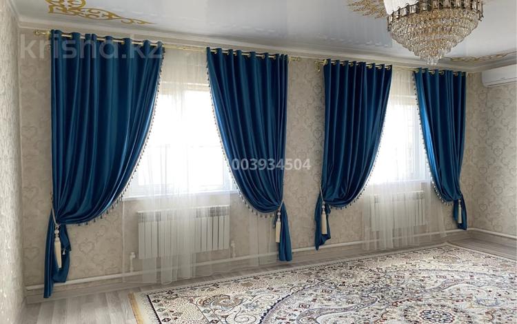 Отдельный дом · 4 комнаты · 180 м² · 10 сот., Сырдария за 35 млн ₸ в Атырау, мкр Химпоселок — фото 2