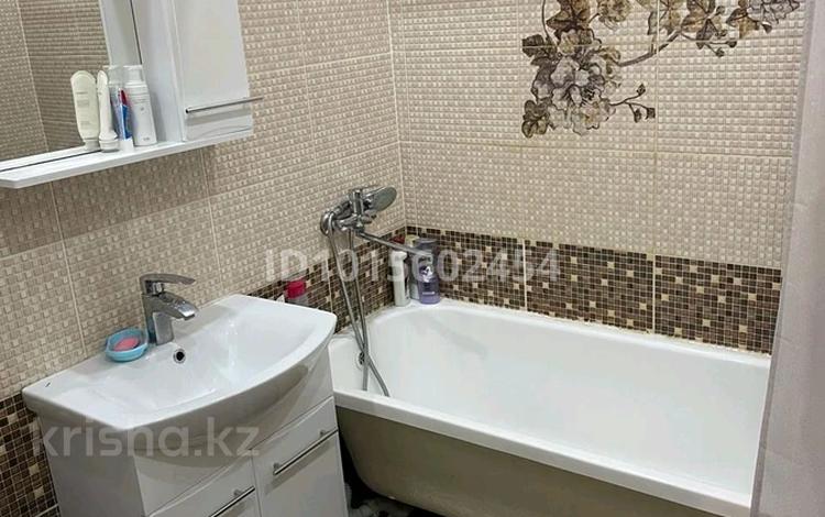 3-комнатная квартира · 80.5 м² · 9/12 этаж, 16-й мкр 50 — ЖК Керемет за 220 000 ₸ в Актау — фото 2