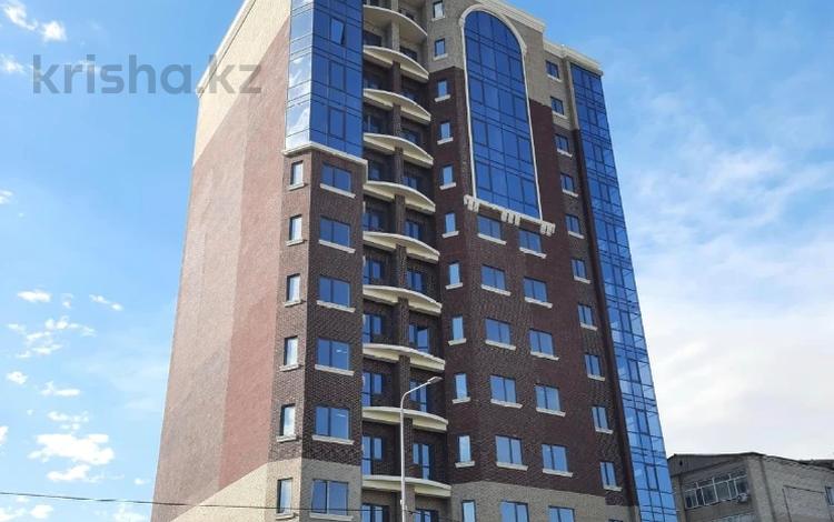 2-бөлмелі пәтер · 86 м² · 1/13 қабат, Азаттык 72-а, бағасы: 34 млн ₸ в Атырау — фото 9