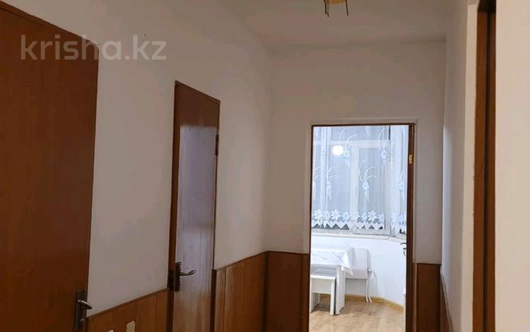 2-комнатная квартира, 56 м², 6/9 этаж помесячно, Астана 32 за 100 000 〒 в Таразе — фото 2