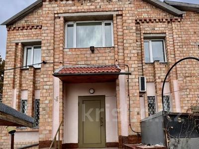 Отдельный дом · 7 комнат · 303.4 м² · 13.18 сот., мкр Юго-Восток, Дюсембекова 9у за 130 млн ₸ в Караганде, Казыбек би р-н