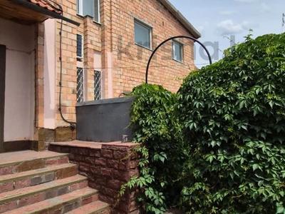 Жеке үй · 7 бөлме · 303.4 м² · 13.18 сот., мкр Юго-Восток, Дюсембекова 9у, бағасы: 130 млн ₸ в Караганде, Казыбек би р-н