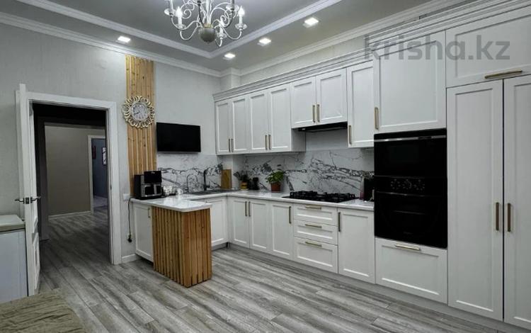 4-комнатная квартира · 134.7 м² · 8/10 этаж, мкр. Алтын орда, Молдагуловой за 58.2 млн ₸ в Актобе — фото 13