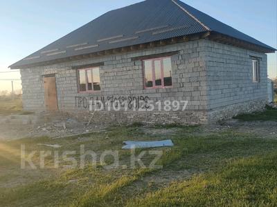Отдельный дом · 4 комнаты · 120 м² · 10 сот., 9 мамыр 143 — Подстанция за 12 млн 〒 в Бурыл