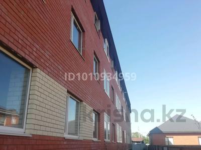 1-бөлмелі пәтер · 40 м² · 1/3 қабат, Юго-восток — Гипермаркет "Дина", бағасы: 10 млн ₸ в Уральске