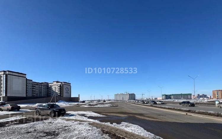 Свободное назначение, офисы, магазины и бутики, общепит, салоны красоты, медцентры и аптеки, образование, развлечения · 176 м² за 130 млн 〒 в Астане, Есильский р-н — фото 2