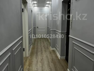 3-комнатная квартира · 85 м² · 4/9 этаж, 32А мкр за 300 000 〒 в Актау