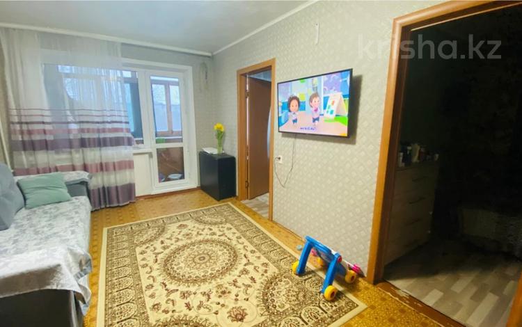 3-комнатная квартира · 48 м² · 4/5 этаж, Майкудук, 17й микрорайон за 11 млн ₸ в Караганде, Алихана Бокейханова р-н — фото 2