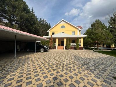 Аренда домов или дач в Алматы: Отдельный дом · 8 комнат · 700 м² · помесячно, мкр Хан Тенгри 72 — Дулати за 3 млн 〒 Отдельный дом · 8 комнат · 700 м² · помесячно, мкр Хан Тенгри 72 — Дулати за 3 млн 〒 в Алматы, Бостандыкский р-н