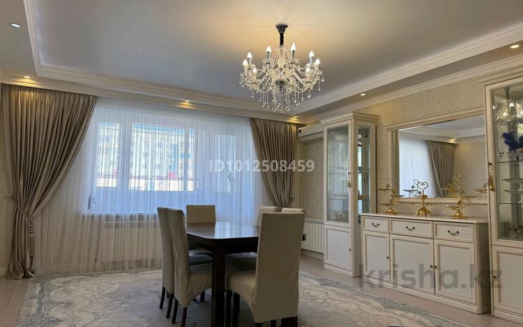 4-комнатная квартира · 135 м² · 4/5 этаж, мкр 12 за 58 млн ₸ в Актобе — фото 2
