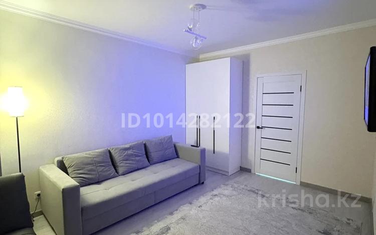 1-комнатная квартира · 34 м² · 18/22 этаж, Чингиз Айтматов 34/1 за 210 000 ₸ в Астане, Нура р-н — фото 2