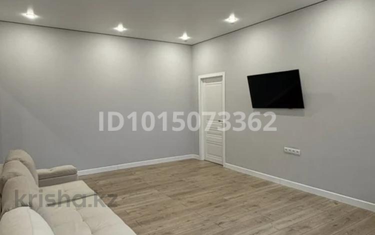 2-комнатная квартира · 67 м² · 6/12 этаж, Ракымжан Кошкарбаев 54A за 300 000 ₸ в Астане, Сарайшык р-н — фото 2