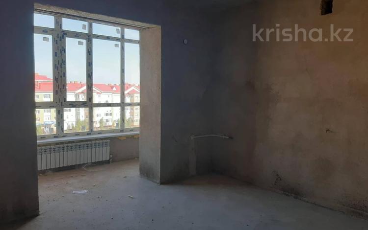 1-комнатная квартира, 57 м², 5/5 этаж, мкр. Алтын орда — мкр. Алтын орда за 14.7 млн 〒 в Актобе, мкр. Алтын орда — фото 4