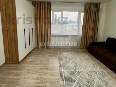 1-комнатная квартира · 54 м² · 7/9 этаж, Микрорайон Алтын Ауыл 17 — Возле сду за 200 000 〒 в Каскелене