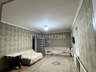 Отдельный дом · 4 комнаты · 84 м² · 10 сот., 18-й микрорайон, Акпан батыр 166 166 — Фосфорный больница за 220 000 ₸ в Шымкенте, Аль-Фарабийский р-н