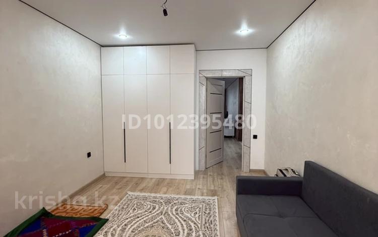 2-бөлмелі пәтер · 52 м² · 4/7 қабат, Райымбек батыра 161Б 19блок, бағасы: 300 000 ₸ в  — фото 2