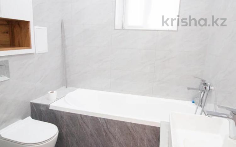 2-комнатная квартира · 98 м² · 3/7 этаж, 6 мкр за 50 млн ₸ в Талдыкоргане — фото 2