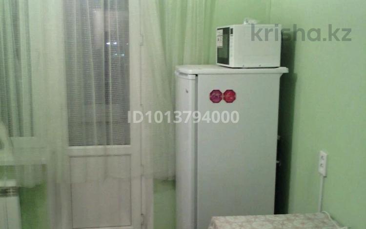 1-комнатная квартира · 35 м² · 2/5 этаж, мкр 8 — За рынком -ТД "Алтай" за 120 000 ₸ в Актобе — фото 2
