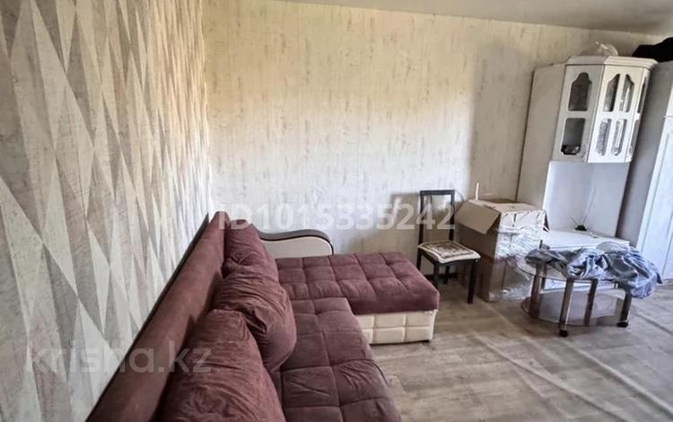 2-бөлмелі пәтер · 45 м² · 5/5 қабат, 16-шағынаудан 43, бағасы: 150 000 ₸ в Караганде, Алихана Бокейханова р-н — фото 2