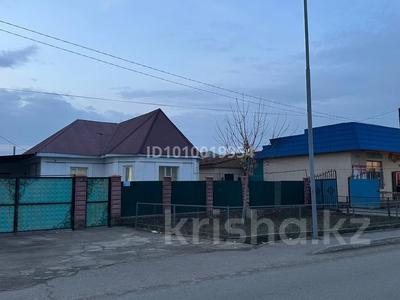 Отдельный дом · 5 комнат · 220 м² · 8 сот., Дінмұхамед Қонаев 69 — Рядом Султан магазин за 28 млн 〒 в Аксае