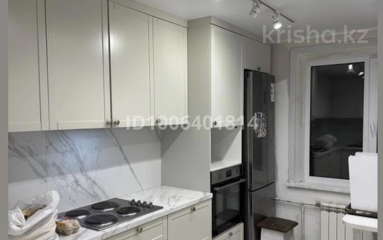 3-комнатная квартира · 63 м² · 9/10 этаж, Камзина 350 — 21 школа, 48 школа за 24 млн 〒 в Павлодаре — фото 2