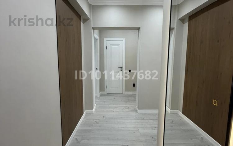 2-комнатная квартира · 57.6 м² · 9/9 этаж, мкр Мамыр-7 — Момышулы Шаляпина за 280 000 ₸ в Алматы, Ауэзовский р-н — фото 2
