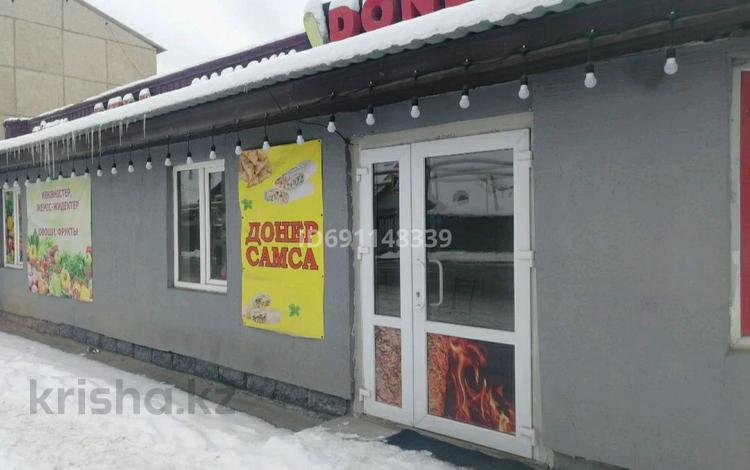 Тысячные купюры в руках. Пятитысячная купюра. 300 миллионов рублей. 75 000 р. Деньги 30 тысяч рублей.